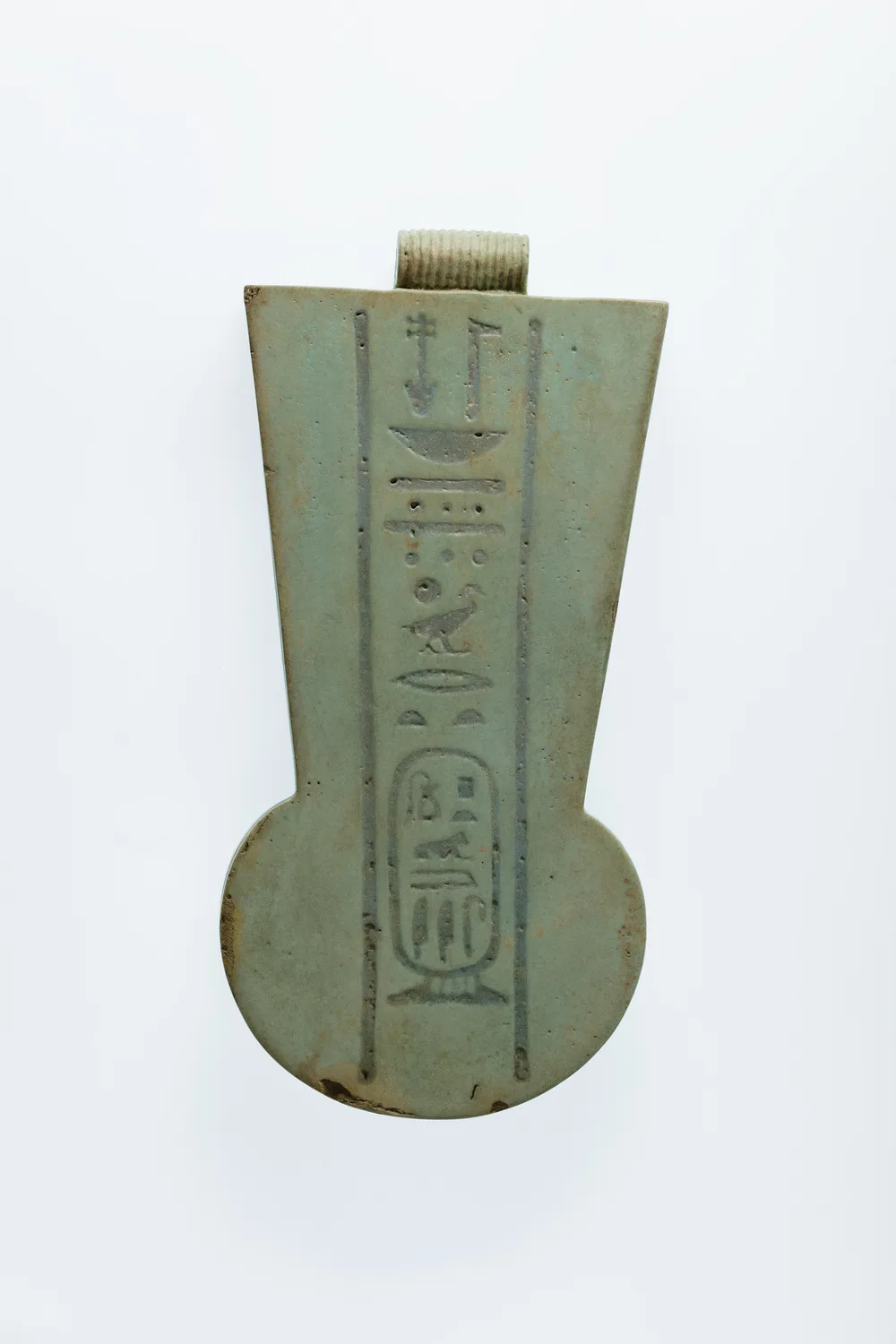 古代エジプトの装身具 — プトレマイオス王名を刻むメナト(振り物)